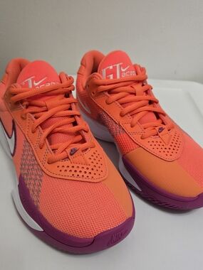 Nike G.T. Cut Academy Women's Basketball Shoes FZ2852 Used only once Size 6.5